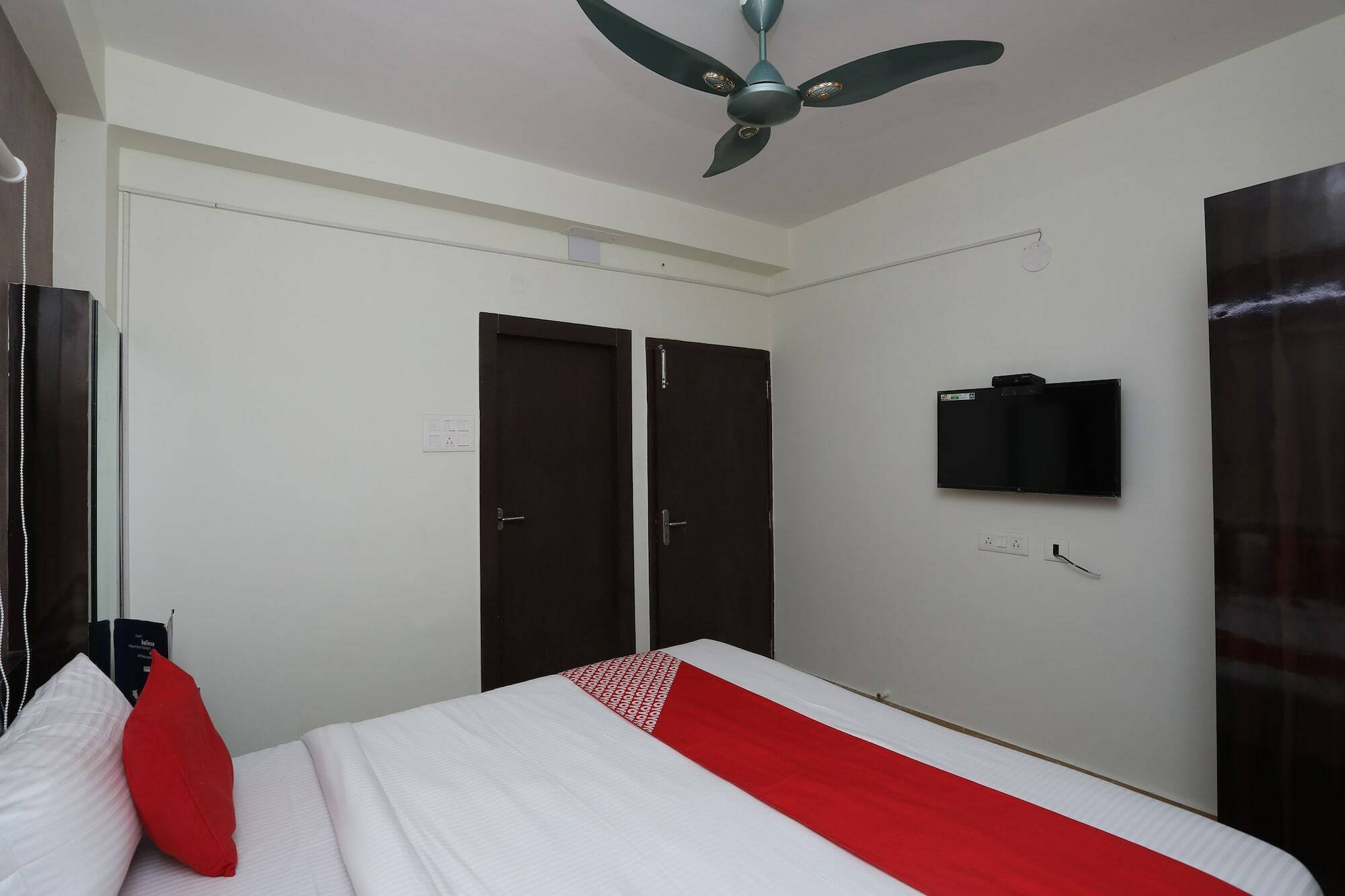 Oyo 18627 Hotel Mithila 塞勒姆 外观 照片